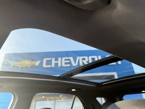 Used 2024 Chevrolet Equinox RS w/ RS Leather Package image 29