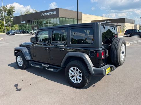 Used 2023 Jeep Wrangler Unlimited Sport AWD/4WD image 5