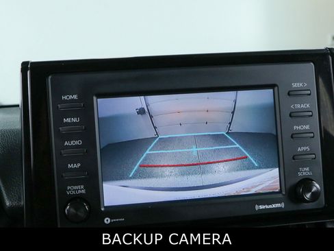 Used 2022 Toyota RAV4 LE FWD image 18