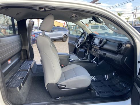 Used 2020 Toyota Tacoma SR RWD image 18