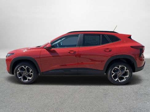 New 2026 Chevrolet Trax LT w/ Driver Confidence Package FWD image 6