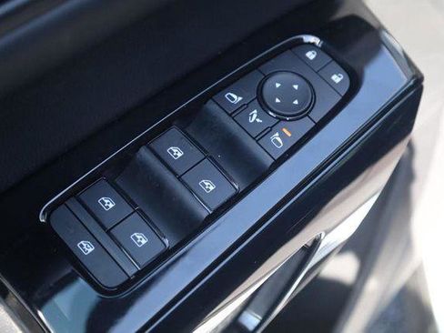 New 2026 Nissan Pathfinder Platinum AWD/4WD image 11