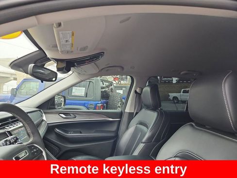 Used 2023 Jeep Grand Cherokee Limited image 15