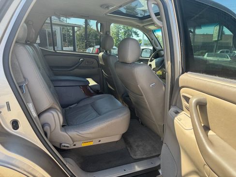Used 2007 Toyota Sequoia SR5 image 16