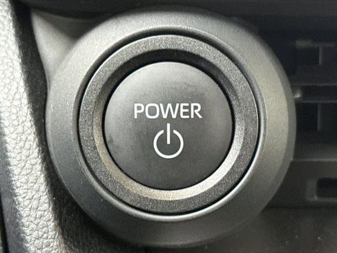 Certified 2025 Toyota Prius LE image 25