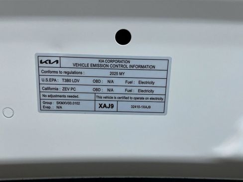 New 2025 Kia EV6 Wind RWD image 34