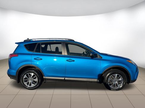 Used 2018 Toyota RAV4 XLE image 8