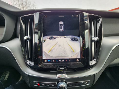 Used 2025 Volvo XC60 B5 Core image 26