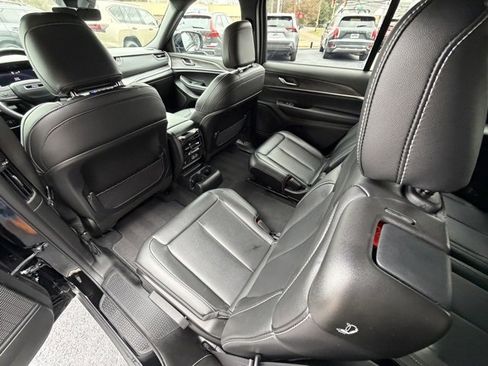 Used 2025 Jeep Grand Cherokee L Limited w/ Black Appearance Package image 12