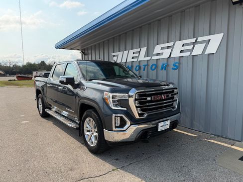 Used 2021 GMC Sierra 1500 SLT w/ SLT Premium Plus Package AWD/4WD image 4