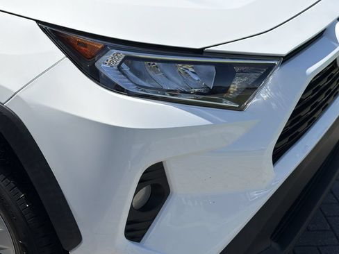 Used 2021 Toyota RAV4 XLE w/ Convenience Package FWD image 8