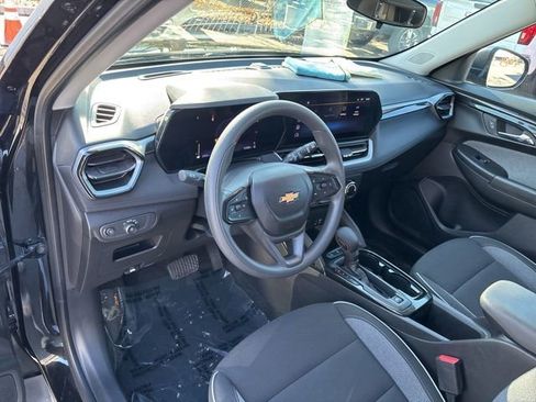 Certified 2024 Chevrolet TrailBlazer LS w/ LS Convenience Package image 14