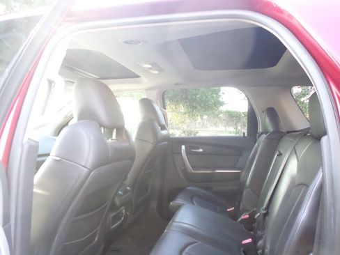 Used 2009 GMC Acadia SLT w/ Technology Package image 32