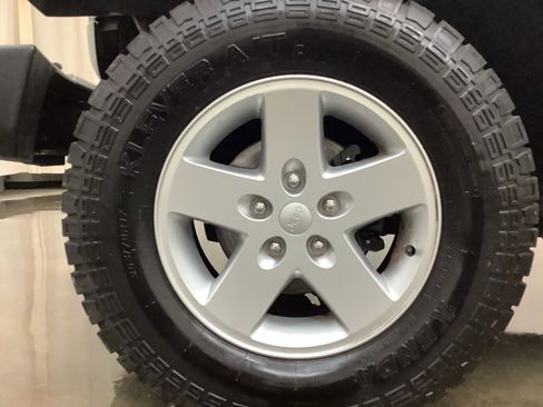 Used 2018 Jeep Wrangler Unlimited Sport S image 27