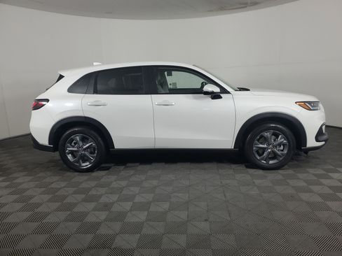 New 2026 Honda HR-V LX image 3