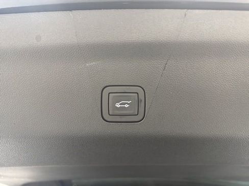 Used 2026 Chevrolet Suburban High Country image 34