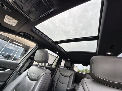 Used 2020 Cadillac XT6 Premium Luxury AWD/4WD image 16