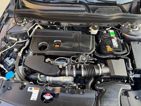 Used 2022 Honda Accord Touring image 14