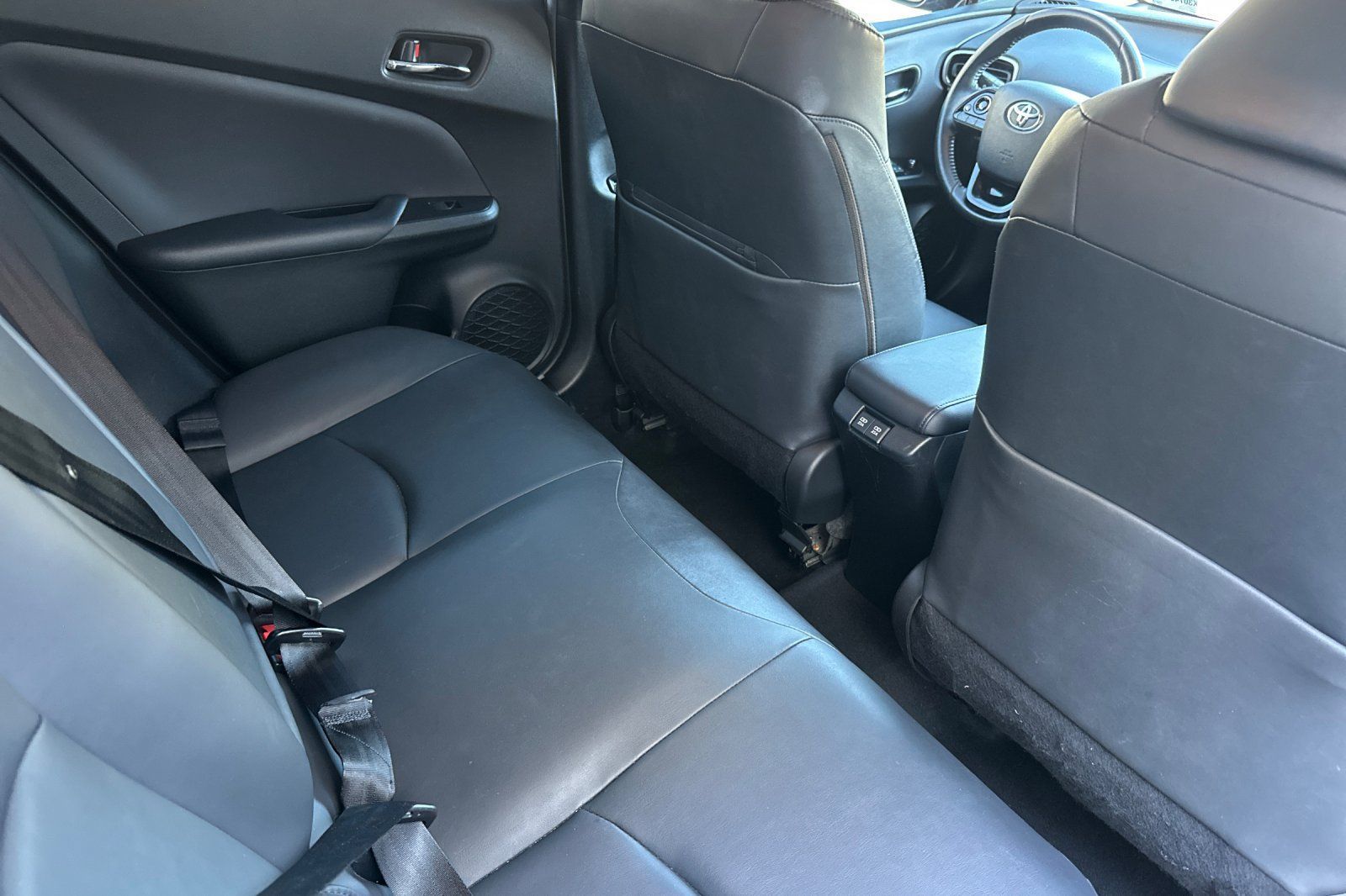 Used 2019 Toyota Prius XLE FWD image 18