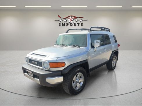Used 2007 Toyota FJ Cruiser 4WD image 2