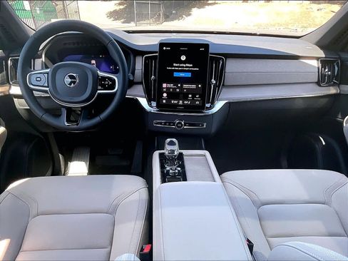 New 2026 Volvo XC90 B6 Plus w/ Protection Package Premier image 7