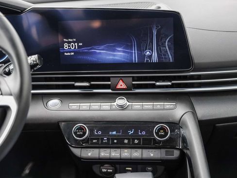 Certified 2024 Hyundai Elantra Limited FWD image 14