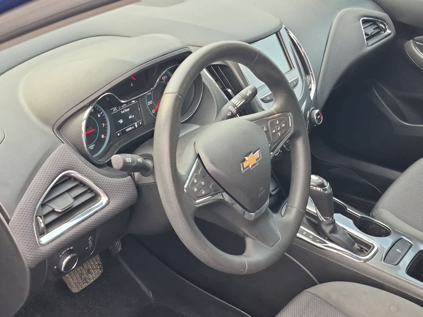 Used 2017 Chevrolet Cruze LT w/ Convenience Package FWD image 10