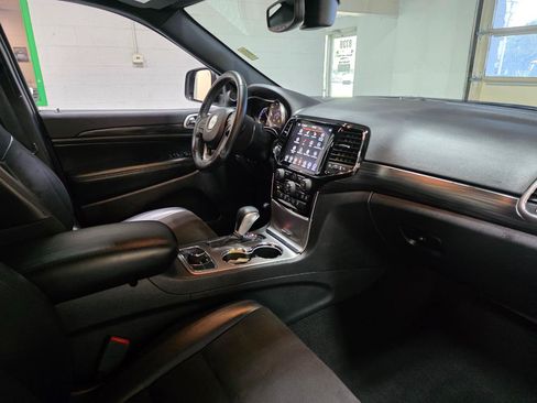 Used 2019 Jeep Grand Cherokee Altitude AWD/4WD image 26