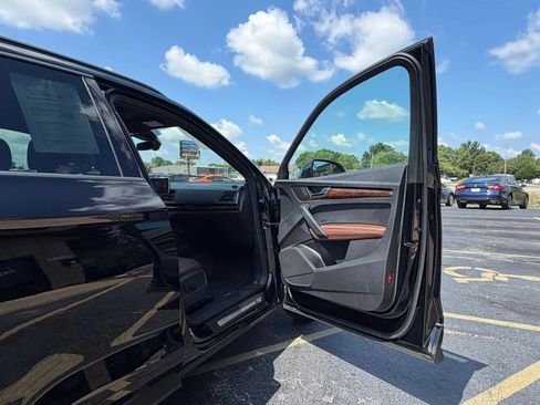 Used 2020 Audi Q5 2.0T Premium Plus w/ Premium Plus Package AWD/4WD image 32