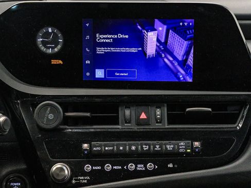 Used 2024 Lexus ES 300h w/ Premium Package FWD image 13