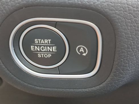 Used 2025 Mercedes-Benz GLE 350 4MATIC image 16