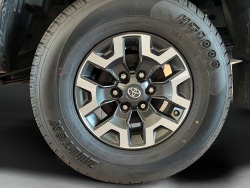 Certified 2023 Toyota Tacoma SR AWD/4WD image 38