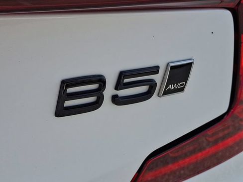 Certified 2024 Volvo S60 B5 Plus w/ Climate Package AWD/4WD image 31