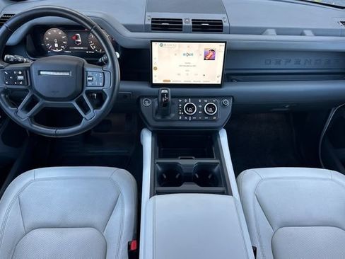 Used 2025 Land Rover Defender 130 X-Dynamic SE AWD/4WD image 12