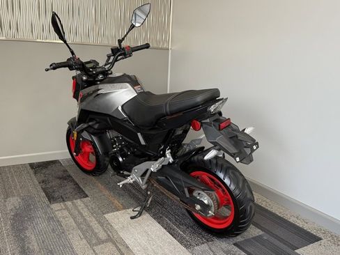 Used 2022 Nissan Rogue image 3