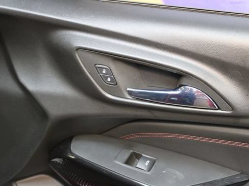 Used 2024 Chevrolet Trax RS w/ Sunroof Package FWD image 9