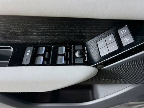 New 2026 Land Rover Range Rover Velar S AWD/4WD image 19