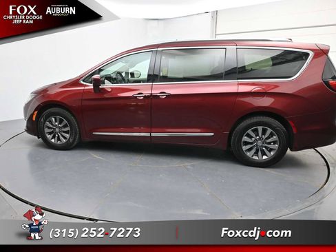 Used 2019 Chrysler Pacifica Touring-L Plus FWD image 20