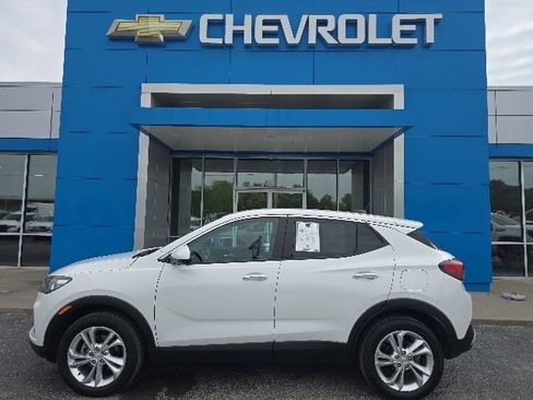 Used 2023 Buick Encore GX Preferred w/ Cold Weather Comfort Package AWD/4WD image 2