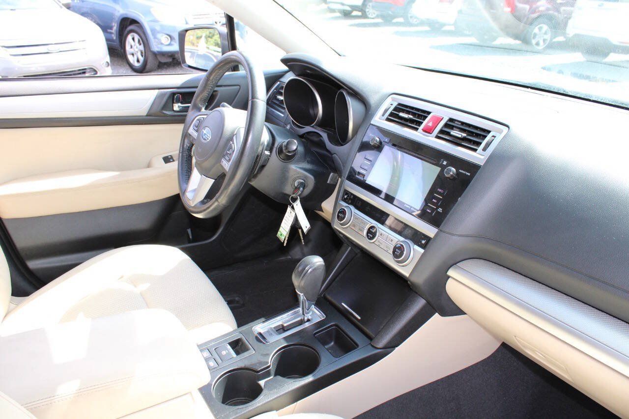 Used 2017 Subaru Outback 2.5i Premium AWD/4WD image 12