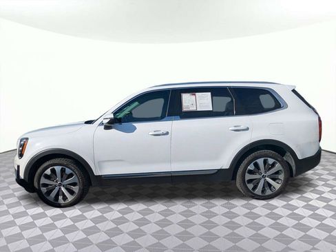 Used 2022 Kia Telluride EX w/ EX Premium Package FWD image 5