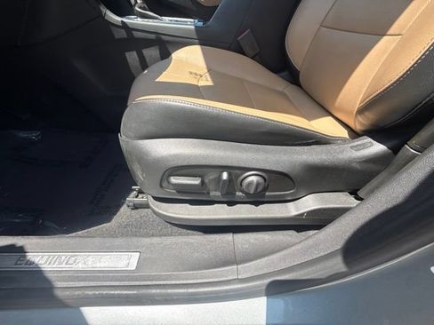 Used 2023 Chevrolet Equinox Premier FWD image 6