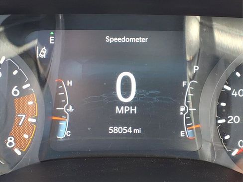 Used 2024 Jeep Compass Latitude image 32