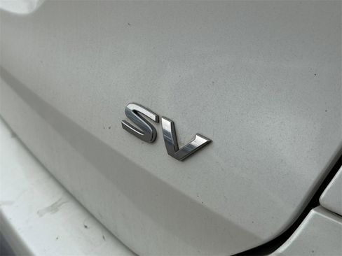 Used 2017 Nissan Rogue SV w/ SV Premium Package image 8