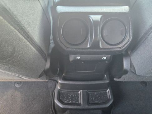Used 2024 Jeep Wrangler Unlimited AWD/4WD image 13
