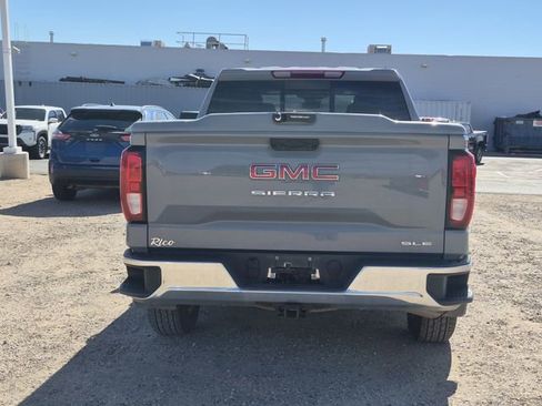 Used 2024 GMC Sierra 1500 SLE w/ Preferred Package image 9