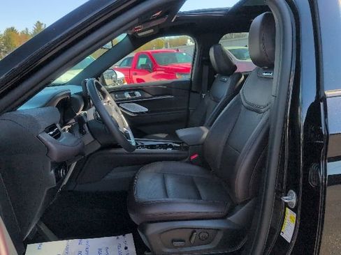 Used 2025 Ford Explorer Platinum AWD/4WD image 22