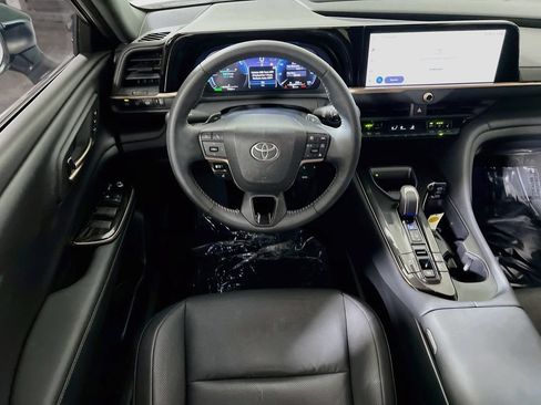 Certified 2025 Toyota Crown Signia AWD/4WD image 19