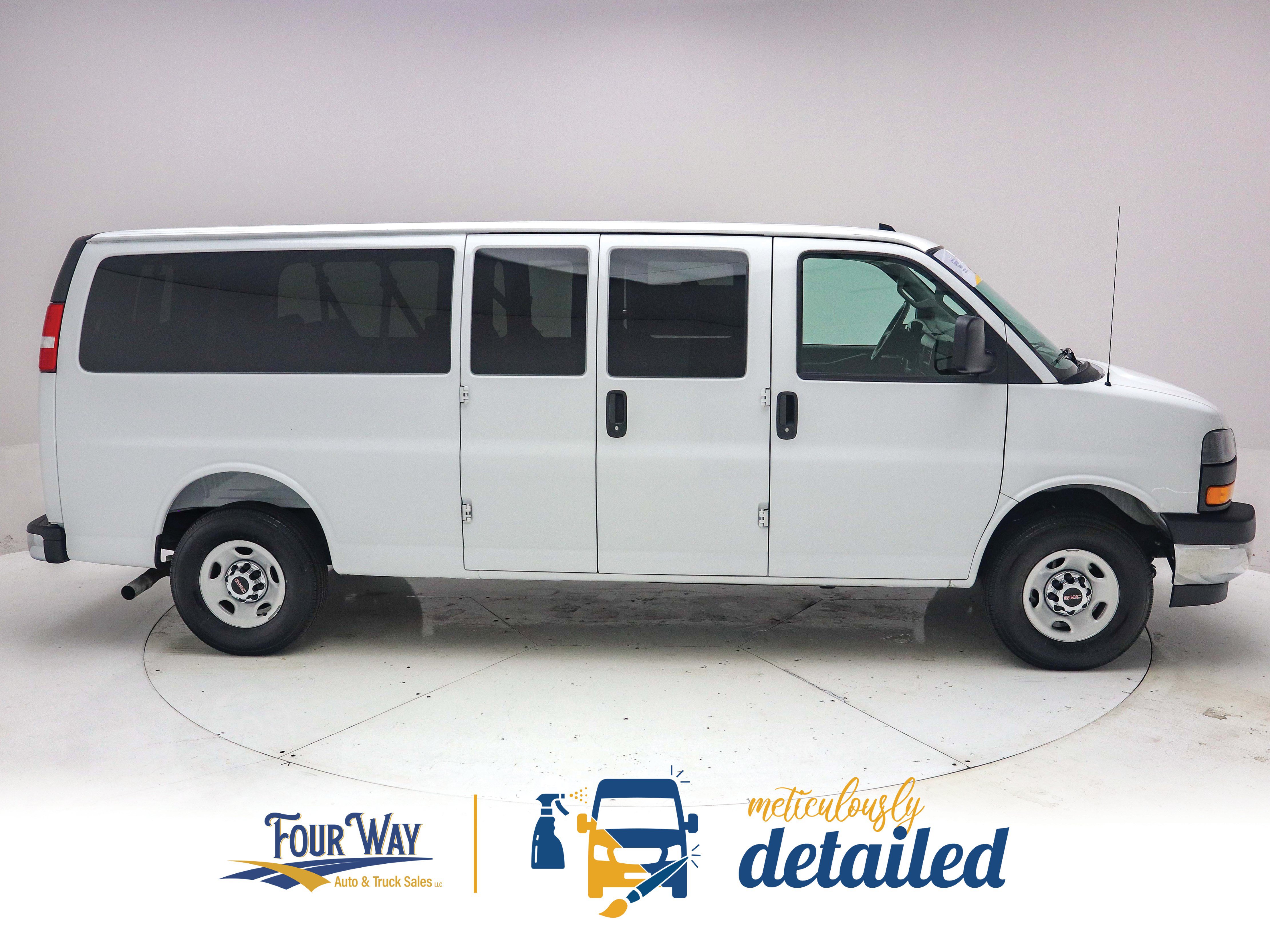 Used 2025 GMC Savana 3500 LT w/ LT Preferred Equipment Group RWD image 2