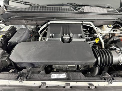 Used 2023 Chevrolet Colorado Z71 w/ Z71 Convenience Package 2 AWD/4WD image 31